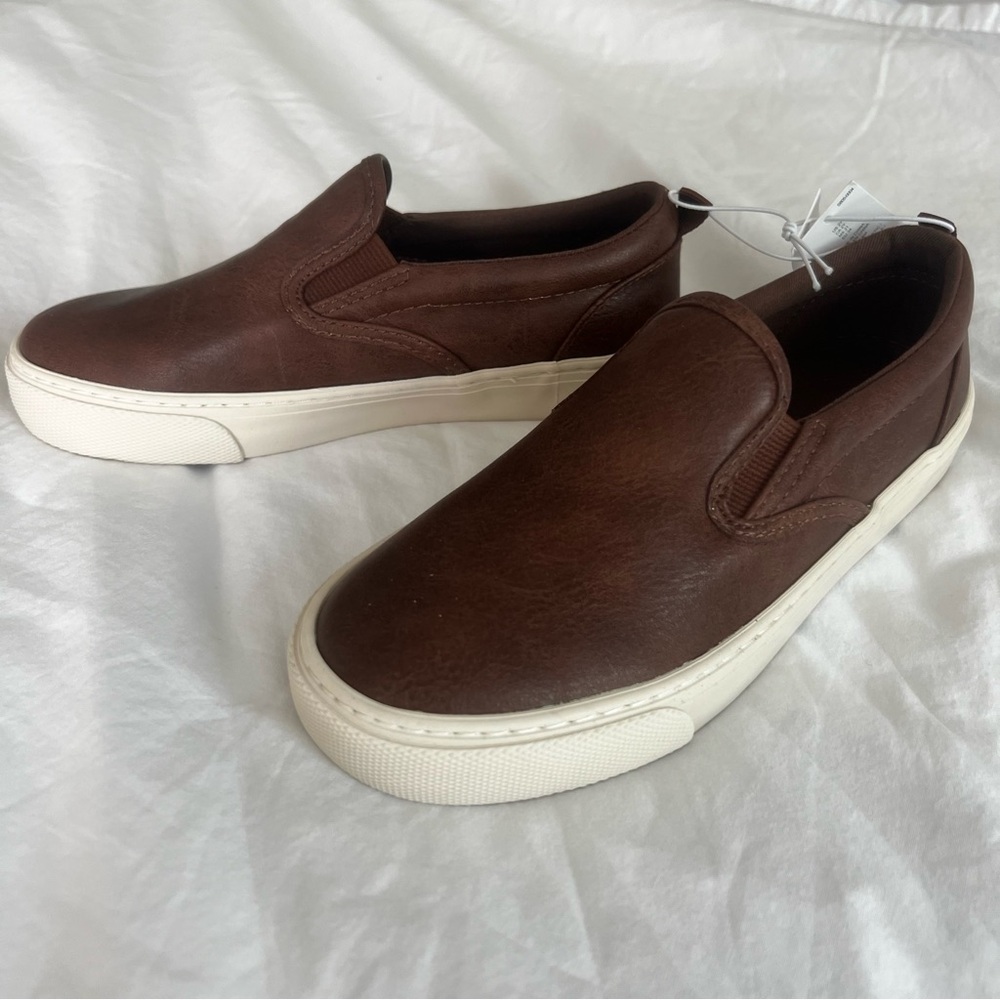 Old Navy faux leather slip-on shoes, size 2Y